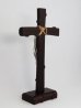 画像5: ウォールナット製台付十字架（像付）23cm (5)