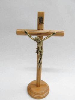 画像2: オリーブ製丸台十字架(像付） 17.5cm　※返品不可商品