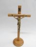 画像2: オリーブ製丸台十字架(像付） 17.5cm　※返品不可商品 (2)