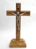オリーブ製木製台付十字架（金属像付き）※返品不可商品