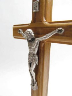 画像2: オリーブ製木製台付十字架（金属像付き）※返品不可商品