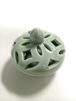 画像2: 香炉　青磁七宝豆　有田焼  ※返品不可商品 