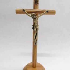 画像: オリーブ製丸台十字架(像付） 17.5cm　※返品不可商品